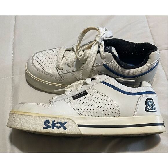 Skechers Other - Skechers Youth sneakers size 5.5